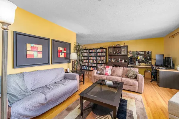 2311 19 ST SW, Calgary, AB T2T 4X1