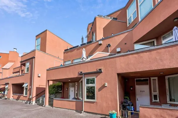 718 5 ST NE #303, Calgary, AB T2E 3W8