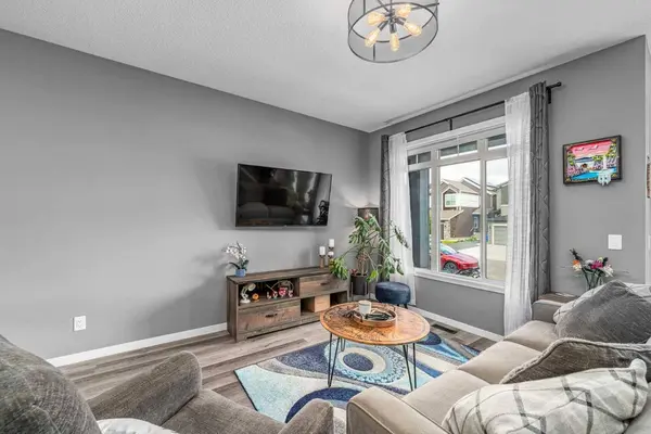 250 Belmont Heath SW, Calgary, AB T2X 4N4