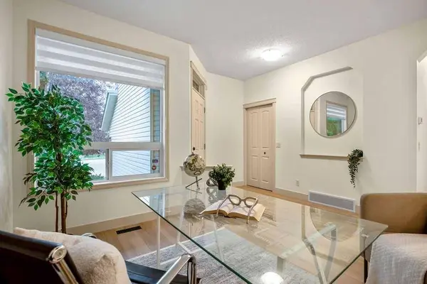 520 Panatella BLVD NW, Calgary, AB T3K 0K1