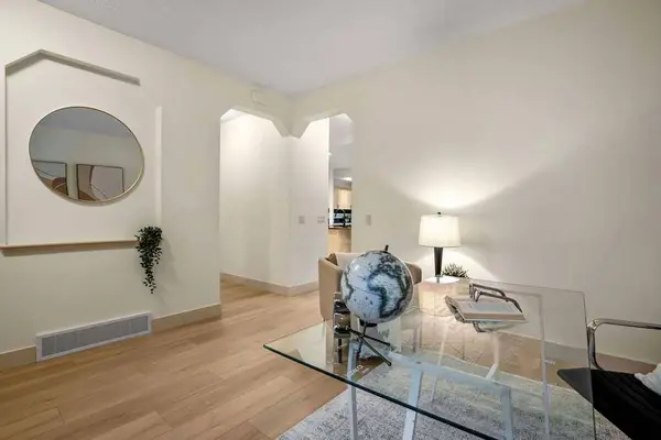 520 Panatella BLVD NW, Calgary, AB T3K 0K1