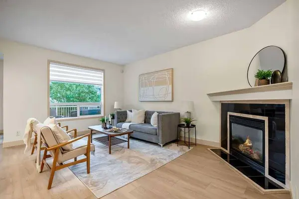 520 Panatella BLVD NW, Calgary, AB T3K 0K1