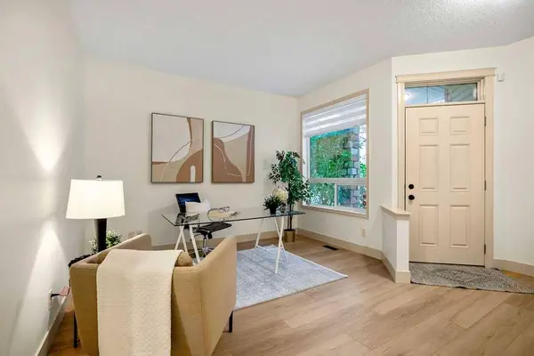 520 Panatella BLVD NW, Calgary, AB T3K 0K1