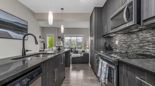 304 Marquis LN SE, Calgary, AB T3M 2G8