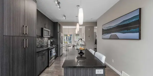 304 Marquis LN SE, Calgary, AB T3M 2G8