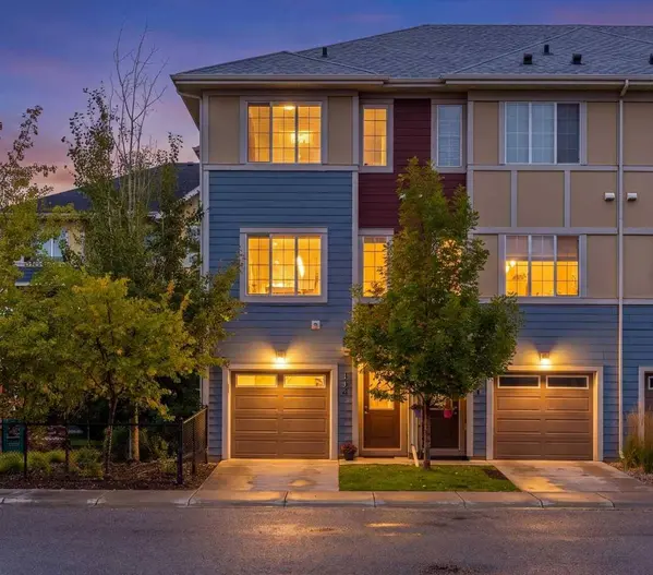 304 Marquis LN SE