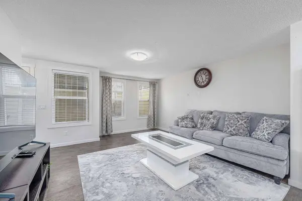 805 Auburn Bay CIR SE, Calgary, AB T3M 2A3