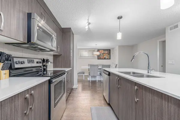 805 Auburn Bay CIR SE, Calgary, AB T3M 2A3