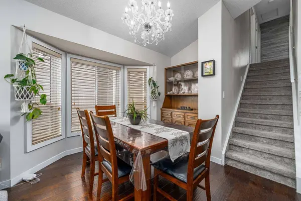 26 Martingrove Mews NE, Calgary, AB T3J 2S9