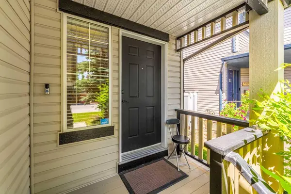 12 Chapalina MNR SE, Calgary, AB T2X 3P3
