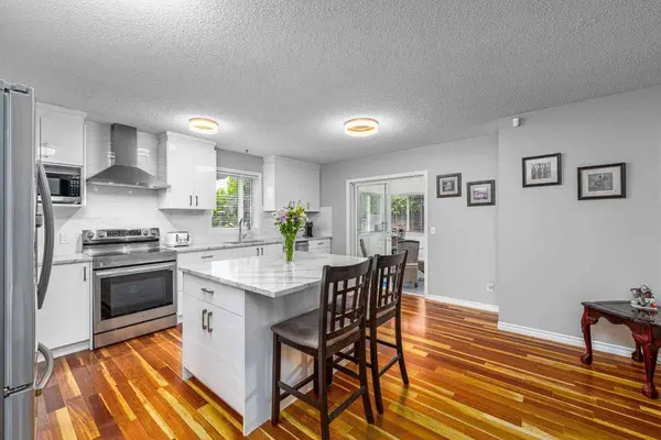 12 Chapalina MNR SE, Calgary, AB T2X 3P3