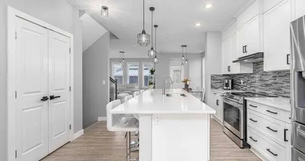 21 Marquis PL SE, Calgary, AB T3M 2A5