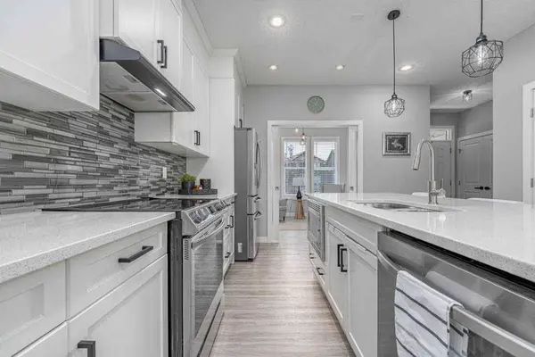 21 Marquis PL SE, Calgary, AB T3M 2A5