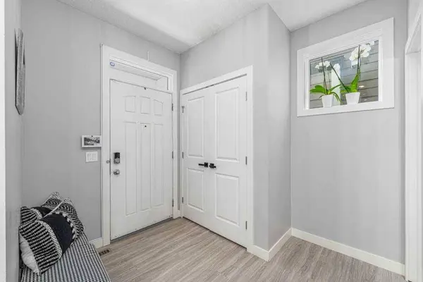 21 Marquis PL SE, Calgary, AB T3M 2A5