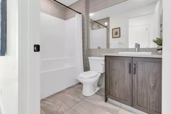 350 Livingston Common NE #1402, Calgary, AB T3P 1M5