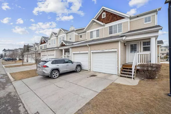 112 Country Village LN NE, Calgary, AB T3K0E8