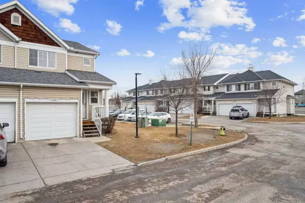 112 Country Village LN NE, Calgary, AB T3K0E8