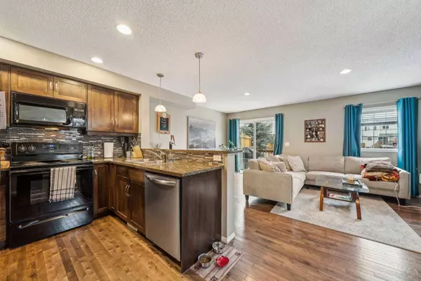 112 Country Village LN NE, Calgary, AB T3K0E8