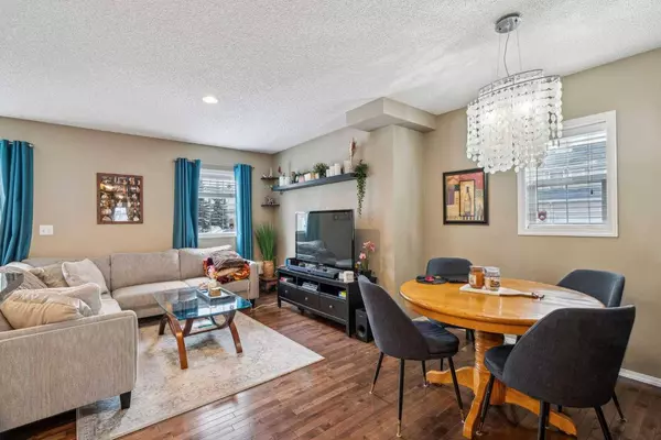 112 Country Village LN NE, Calgary, AB T3K0E8