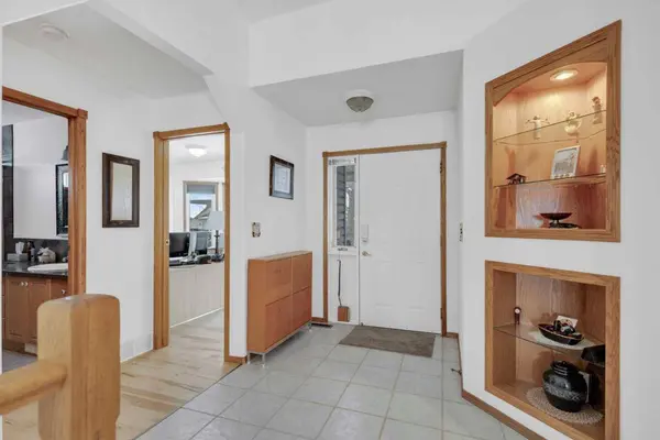 164 Reichley, Red Deer, AB T4P 3S8