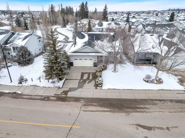 164 Reichley, Red Deer, AB T4P 3S8