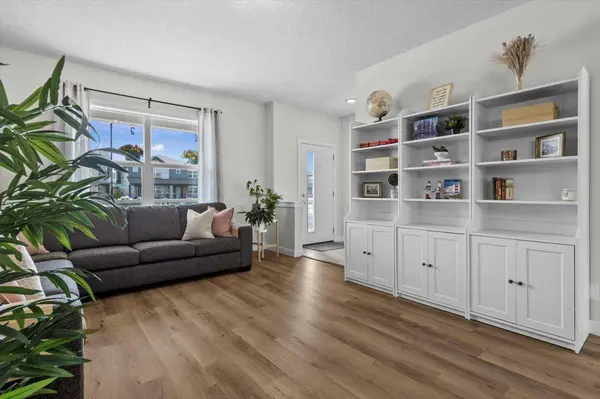 15 Wolf Willow BLVD SE, Calgary, AB T2X 3Z9