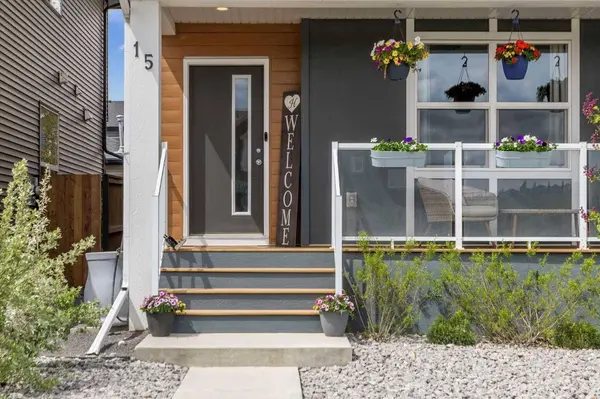 15 Wolf Willow BLVD SE, Calgary, AB T2X 3Z9