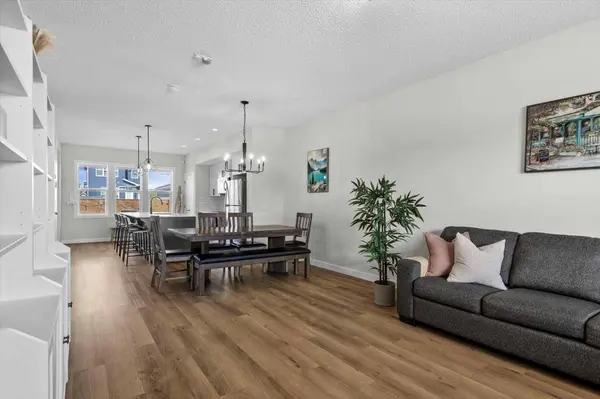 15 Wolf Willow BLVD SE, Calgary, AB T2X 3Z9