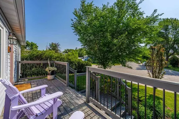 1921 Mountview CRES NE, Calgary, AB T2E 5N4