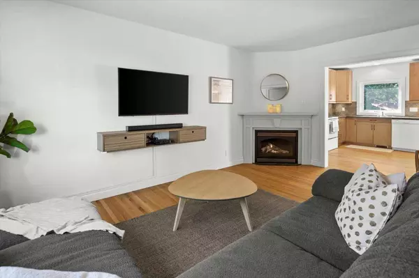 1921 Mountview CRES NE, Calgary, AB T2E 5N4