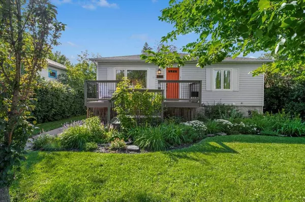 1921 Mountview CRES NE, Calgary, AB T2E 5N4