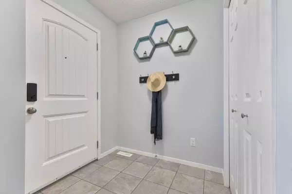 280 Chaparral Valley SQ SE, Calgary, AB T2X 0T5