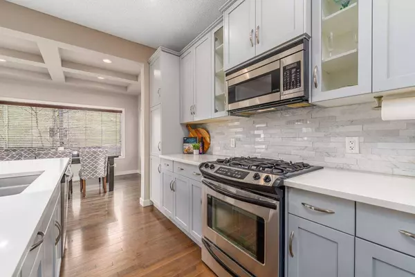 26 Chapalina GRV SE, Calgary, AB T2Y 0A8