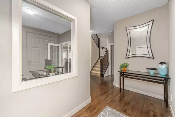 26 Chapalina GRV SE, Calgary, AB T2Y 0A8