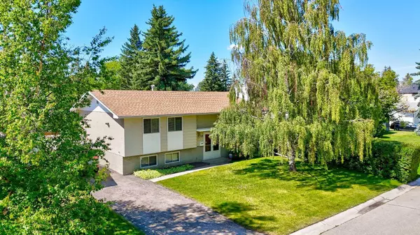 128 Dalhurst WAY NW, Calgary, AB T3A 1N7