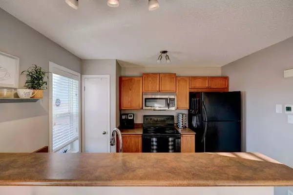 149 Elgin PL SE, Calgary, AB T2Z 4V9