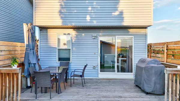 149 Elgin PL SE, Calgary, AB T2Z 4V9