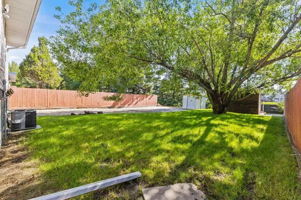 456 Cantrell DR SW, Calgary, AB T2W2K7