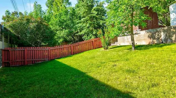 456 Cantrell DR SW, Calgary, AB T2W2K7