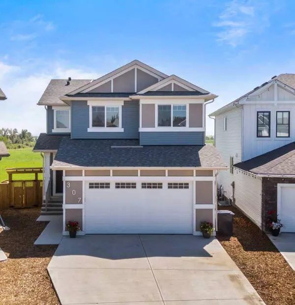 307 Monterey PL SE, High River, AB T1V 0H6