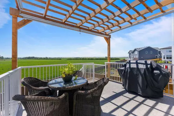 307 Monterey PL SE, High River, AB T1V 0H6