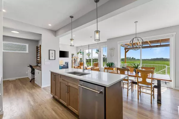 307 Monterey PL SE, High River, AB T1V 0H6