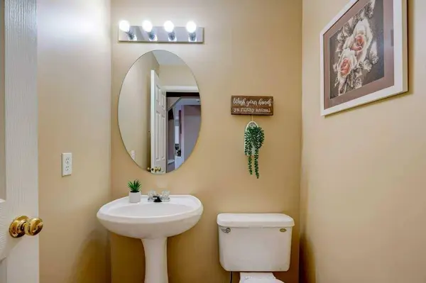 378 Chaparral DR SE, Calgary, AB T2X 3P1