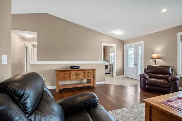 2006 30 AVE, Nanton, AB T0L 1R0