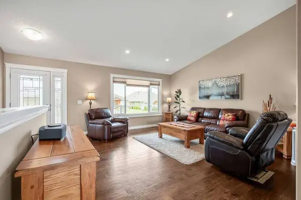 2006 30 AVE, Nanton, AB T0L 1R0