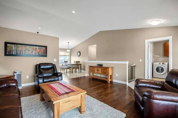 2006 30 AVE, Nanton, AB T0L 1R0