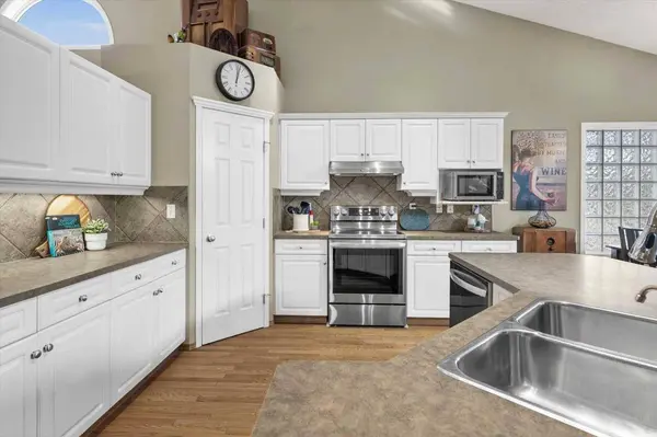 69 Chaparral Villas SE, Calgary, AB T2X3N4