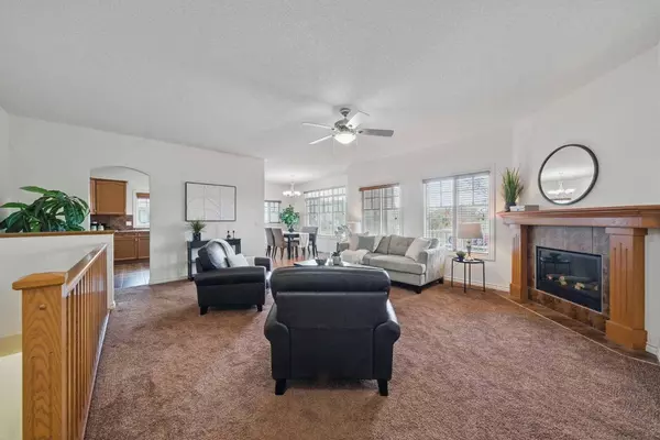 1181 Coopers DR SW, Airdrie, AB T4B 0Z8