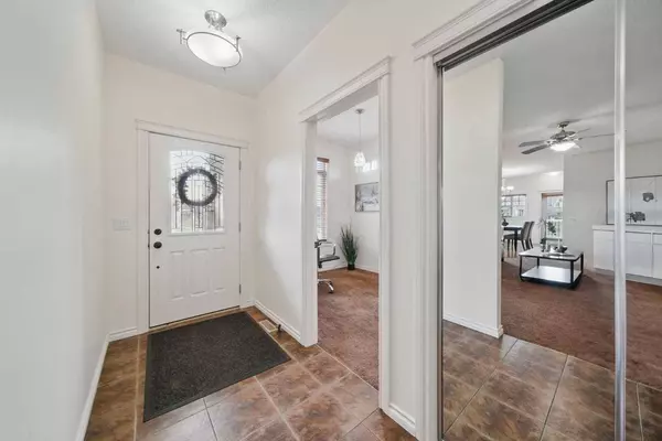 1181 Coopers DR SW, Airdrie, AB T4B 0Z8