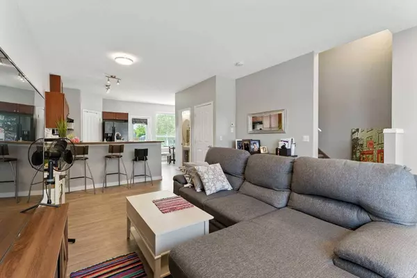 2066 Luxstone BLVD SW #803, Airdrie, AB T4B 0L1